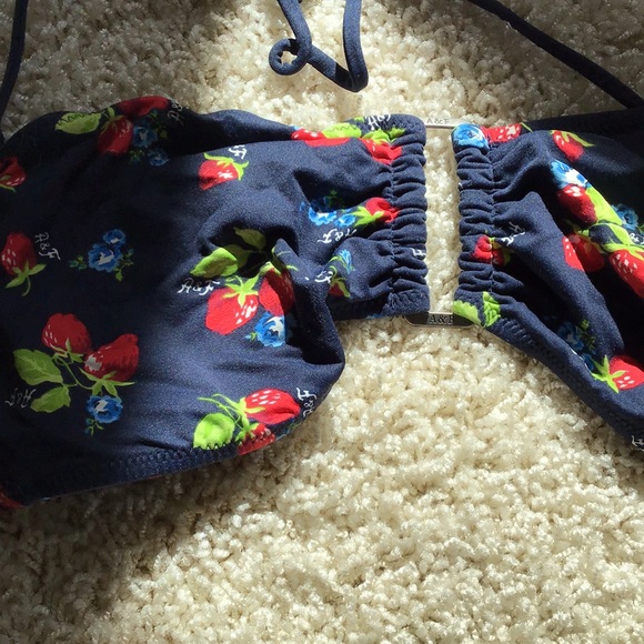 Abercrombie strawberry and flower bikini top - Picture 2 of 6